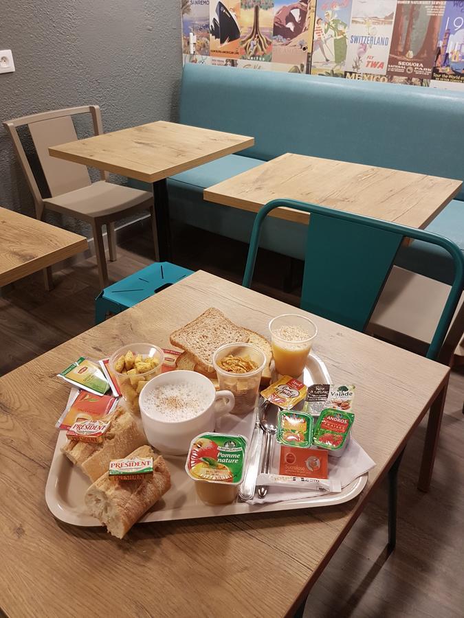 F1里昂圣牧师酒店 圣普列斯特 外观 照片