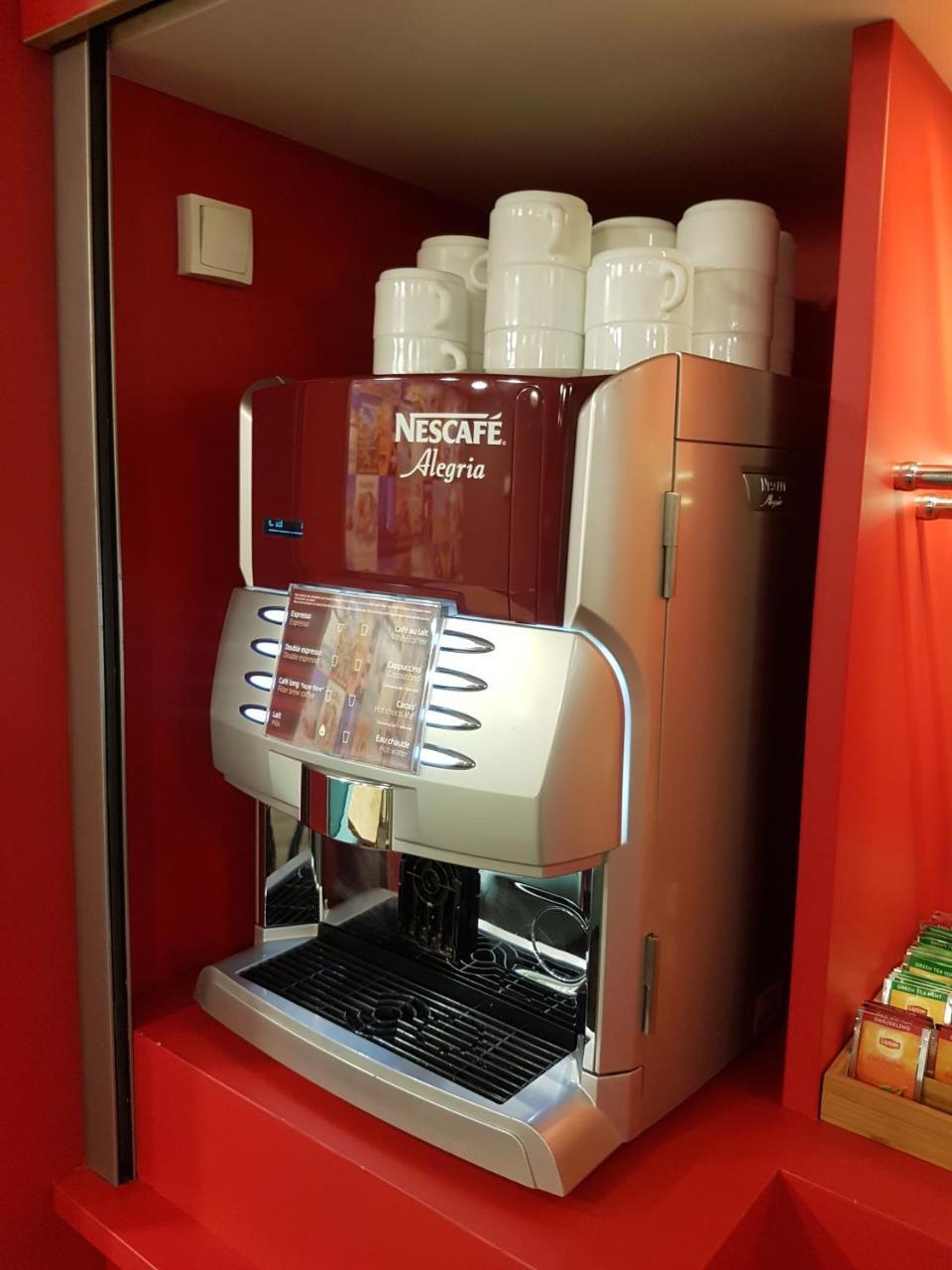 F1里昂圣牧师酒店 圣普列斯特 外观 照片